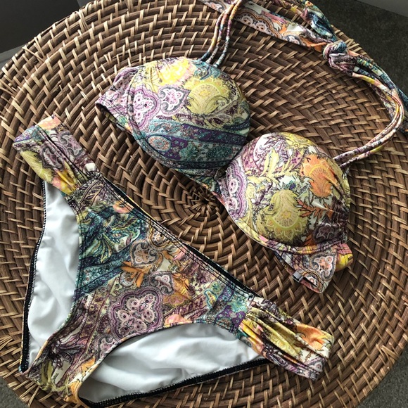 Victoria’s Secret Miraculous Bombshell Bikini